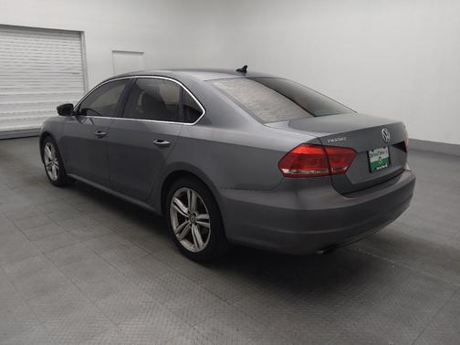 2014 Volkswagen Passat 1.8T Auto SE w/Sunroof & Nav