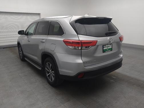 Celestial Silver Metallic 2019 Toyota Highlander XLE