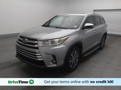 Celestial Silver Metallic 2019 Toyota Highlander XLE