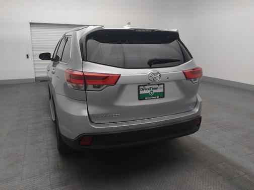 Celestial Silver Metallic 2019 Toyota Highlander XLE