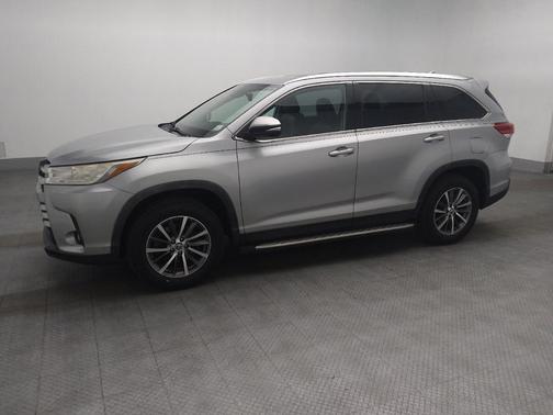 Celestial Silver Metallic 2019 Toyota Highlander XLE