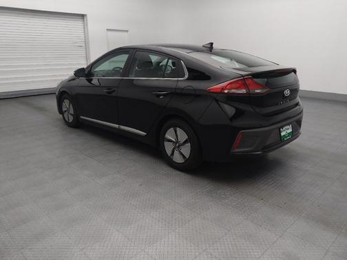 2022 Hyundai IONIQ Hybrid SE