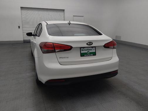 Clear White 2018 Kia Forte LX