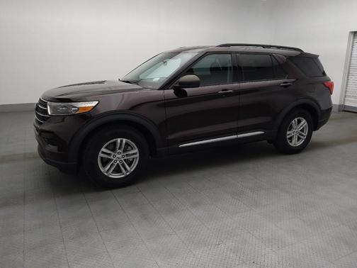 Jewel Red Metallic Tinted Clearcoat 2022 Ford Explorer XLT