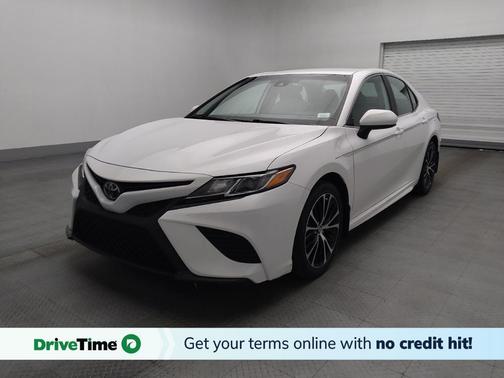 Super White 2019 Toyota Camry SE