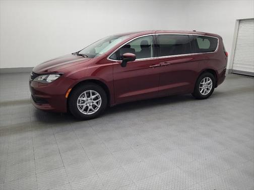 2022 Chrysler Voyager LX