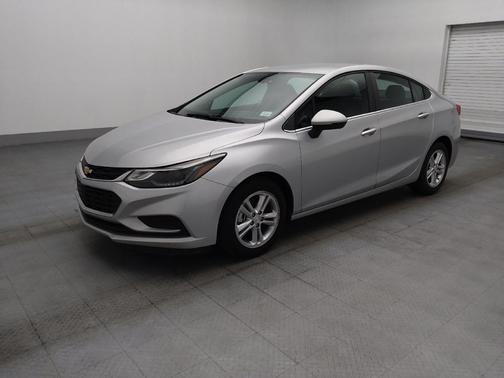 Silver 2017 Chevrolet Cruze LT