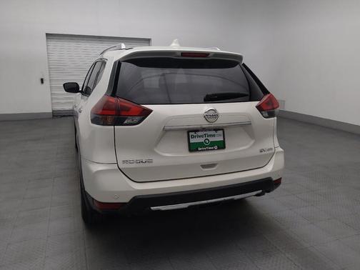 White 2020 Nissan Rogue SV