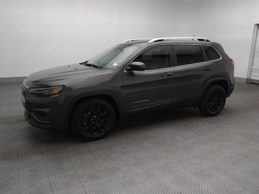 Gray 2020 Jeep Cherokee Latitude Plus