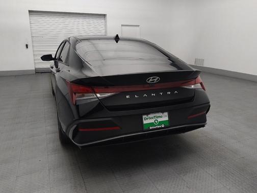 Abyss Black 2024 Hyundai ELANTRA SEL