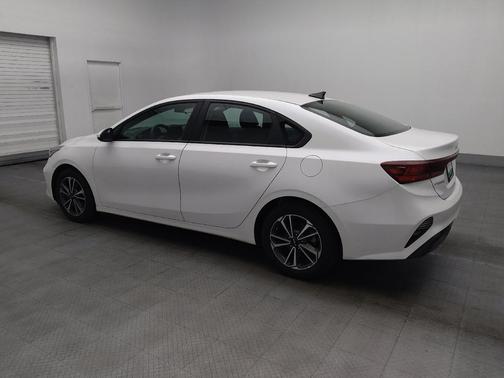 Snow White Pearl 2023 Kia Forte LXS