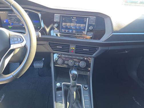 2023 Volkswagen Jetta 1.5T SE