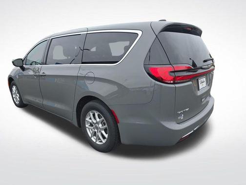 2025 Chrysler Pacifica L