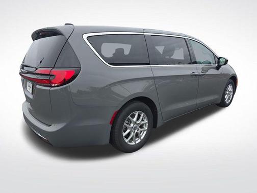 2025 Chrysler Pacifica L
