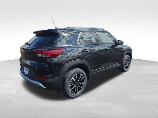 Mosaic Black Metallic 2026 Chevrolet Trailblazer LT