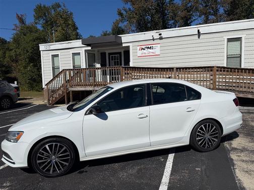 Pure White 2015 Volkswagen Jetta 1.8T Sport