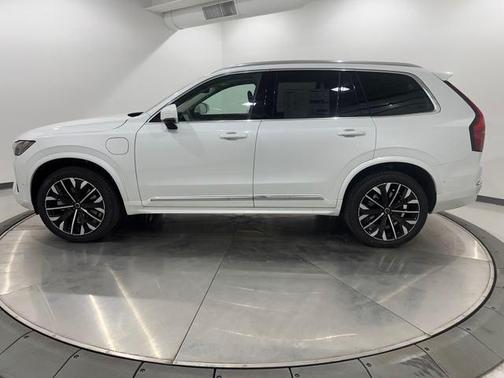2025 Volvo XC90 Plug-In Hybrid T8 Plus 7-Seater