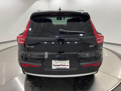 2025 Volvo XC40 B5 Plus Bright Theme