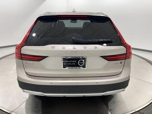 2023 Volvo V90 Cross Country B6 Plus