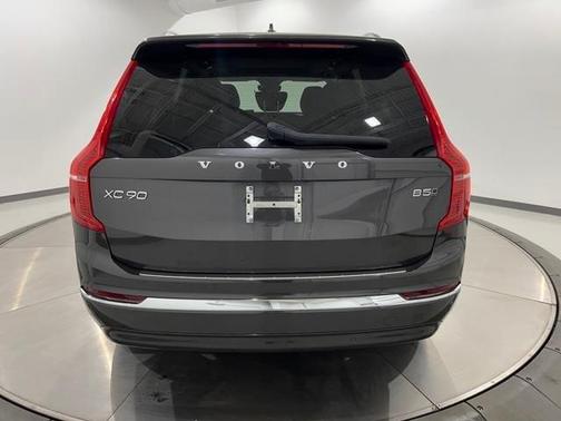 2023 Volvo XC90 B5 Plus