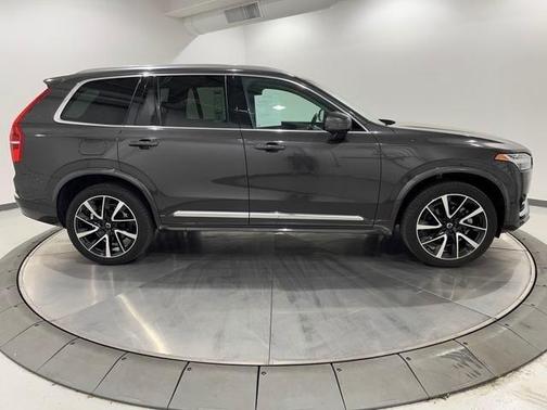 2023 Volvo XC90 B5 Plus