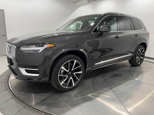 2023 Volvo XC90 B5 Plus