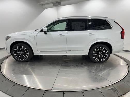 2025 Volvo XC90 Plug-In Hybrid T8 Ultra 7-Seater