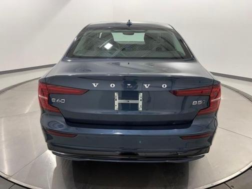 2024 Volvo S60 B5 Plus Dark Theme