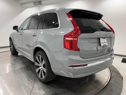 2025 Volvo XC90 B6 Plus 7-Seater