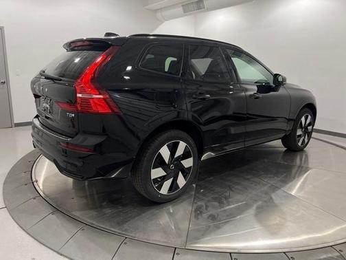 2025 Volvo XC60 Plug-In Hybrid T8 Plus