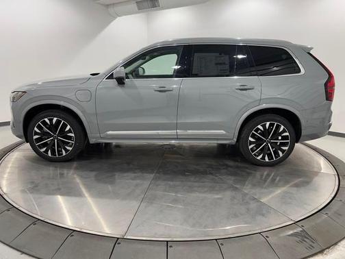 2025 Volvo XC90 Plug-In Hybrid T8 Ultra 7-Seater