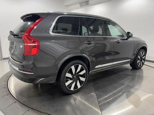 2023 Volvo XC90 Recharge Plug-In Hybrid T8 Ultimate Bright Theme 7-Seater
