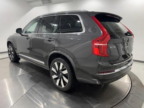 2023 Volvo XC90 Recharge Plug-In Hybrid T8 Ultimate Bright Theme 7-Seater