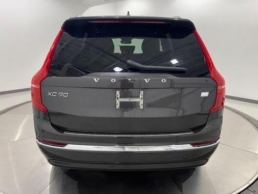2023 Volvo XC90 Recharge Plug-In Hybrid T8 Ultimate Bright Theme 7-Seater
