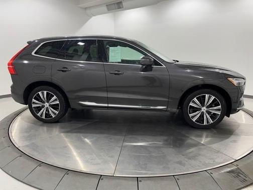 2022 Volvo XC60 B5 Inscription