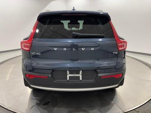 2022 Volvo XC40 T5 Inscription