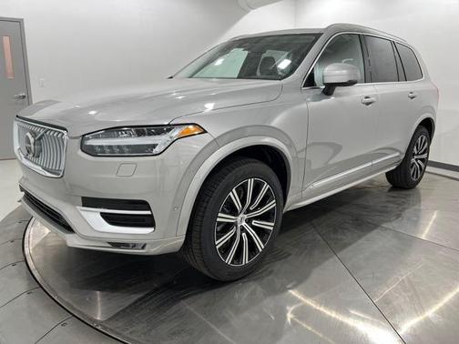 2025 Volvo XC90 B6 Plus 7-Seater