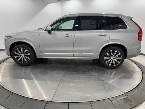 2025 Volvo XC90 B6 Plus 7-Seater