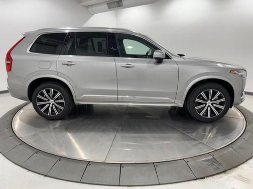 2025 Volvo XC90 B6 Plus 7-Seater