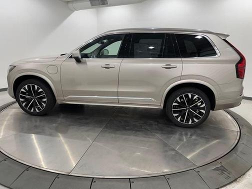 2025 Volvo XC90 Plug-In Hybrid T8 Plus 6-Seater