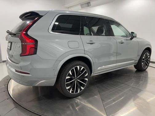 2025 Volvo XC90 Plug-In Hybrid T8 Plus 7-Seater