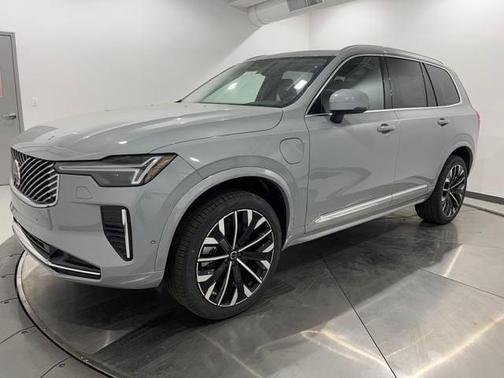 2025 Volvo XC90 Plug-In Hybrid T8 Plus 7-Seater