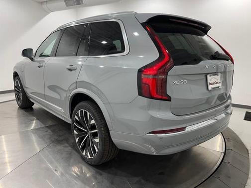 2025 Volvo XC90 Plug-In Hybrid T8 Plus 7-Seater