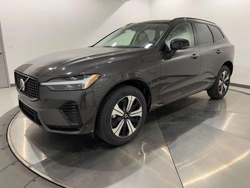 2025 Volvo XC60 Plug-In Hybrid T8 Plus