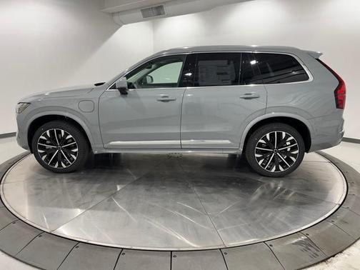 2025 Volvo XC90 Plug-In Hybrid T8 Ultra 7-Seater