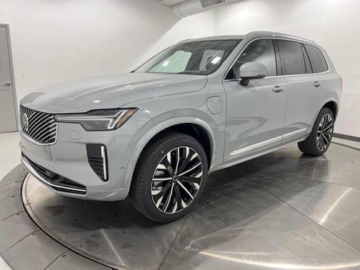 2025 Volvo XC90 Plug-In Hybrid T8 Ultra 7-Seater