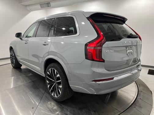 2025 Volvo XC90 Plug-In Hybrid T8 Ultra 7-Seater