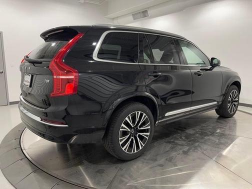 2025 Volvo XC90 Plug-In Hybrid T8 Plus 7-Seater