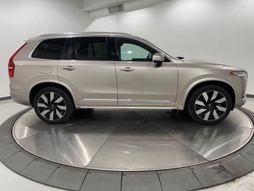 2024 Volvo XC90 Recharge Plug-In Hybrid T8 Plus Bright Theme 7 Passenger