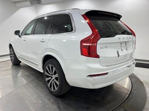 2025 Volvo XC90 B6 Plus 7-Seater